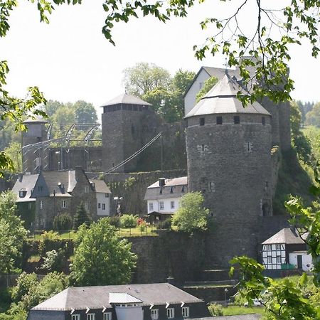 Ferienwohnung "Kunterbunt" Mit Burgblick Und Dachterrasse Monschau Dış mekan fotoğraf